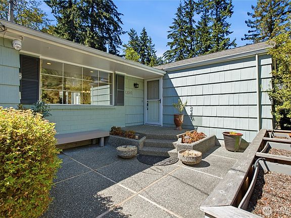 2nd image of 13041 25th Avenue NE