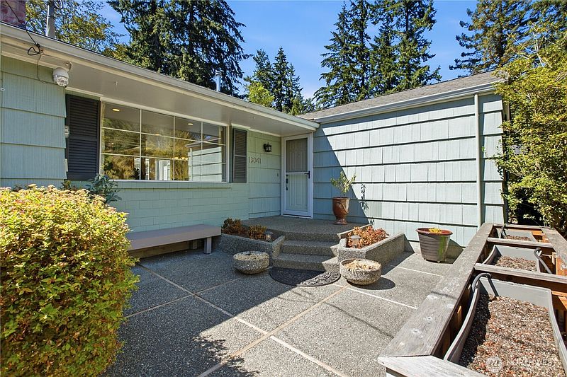 2nd image of 13041 25th Avenue NE
