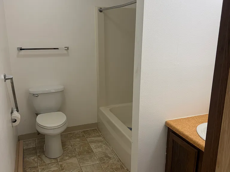 302 Main St N #3 — Photo 1
