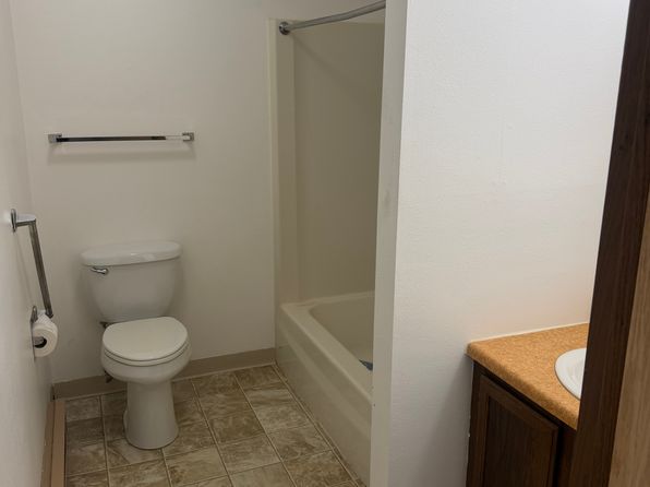 302 Main St N APT 3