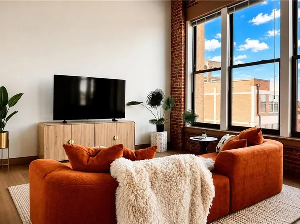 308 W 8th St APT 418, Kansas City, MO 64105