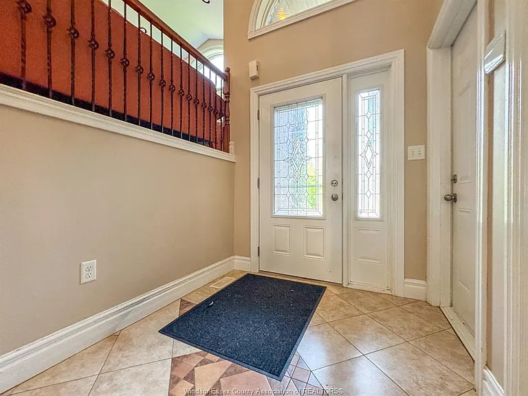 4583 Helsinki Cres — Photo 29