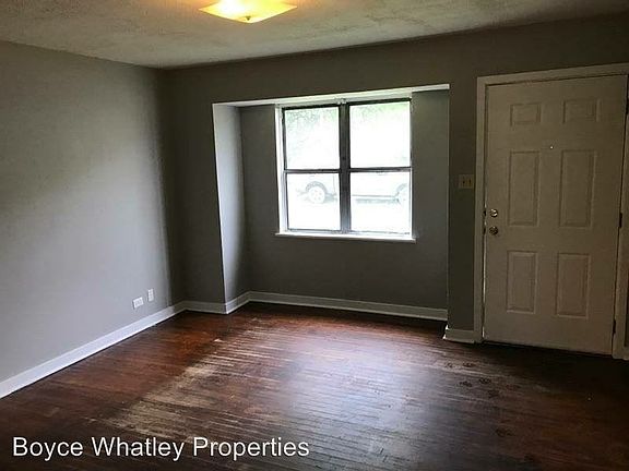 3rd image of 119 E Avenue H