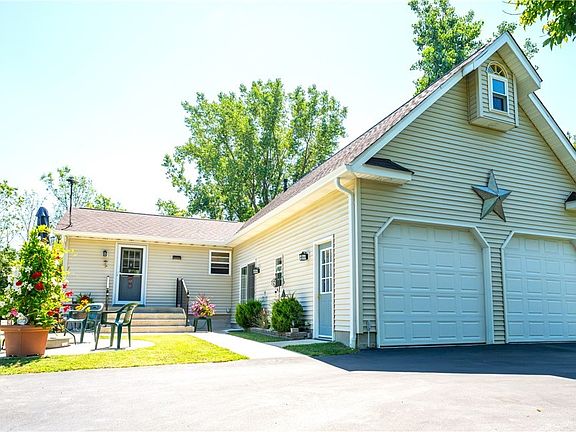 4th image of 1363 Losson Rd