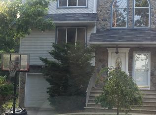 74 Lone Star Ln, Manalapan, NJ 07726