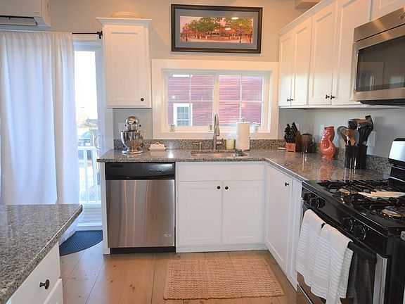 3rd image of 5 Marlboro St #2