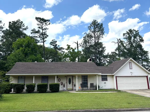 109 Bellair Dr, Hattiesburg, MS 39402