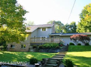 10715 Pleasant Lake Rd, Delton, MI 49046
