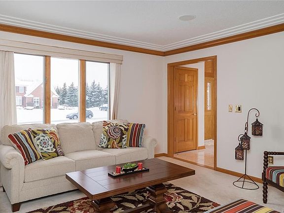 3rd image of 8153 Oak Leaf Ln