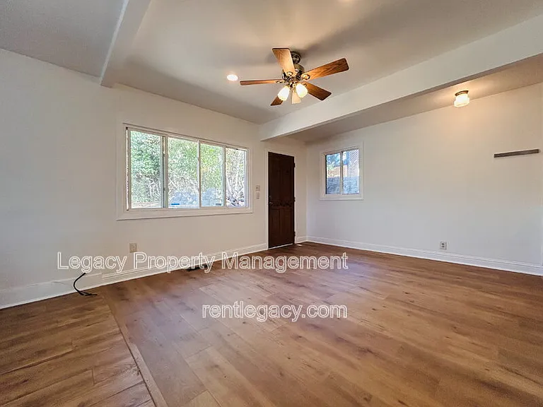653 Alhambra St — Photo 18