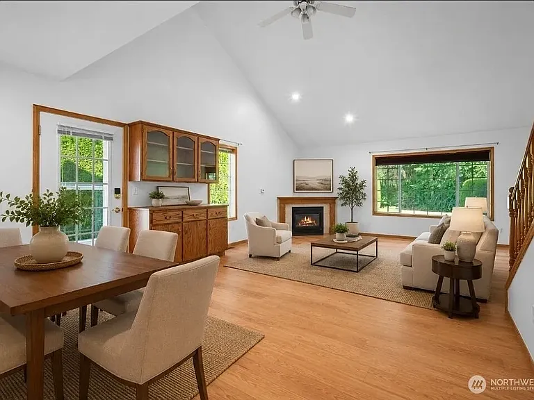 2237 James Cir #A — Photo 1