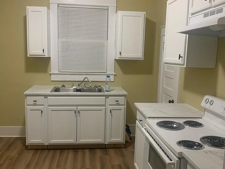 415 Chestnut St #A — Photo 17