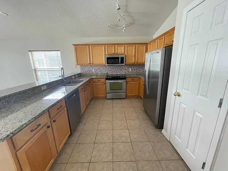 5247 Marbella Isle Dr — Photo 7