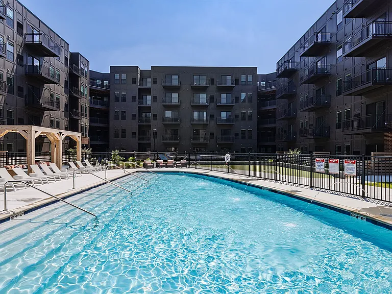 Metro 19 Apartments — Photo 35