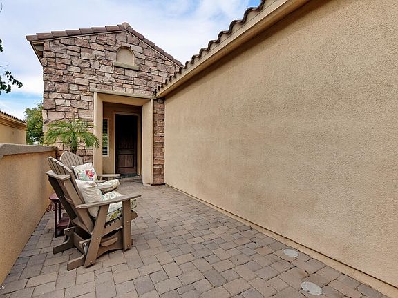 Custon front courtyard.