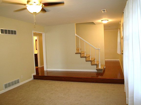 Living Room 21.6 x 13