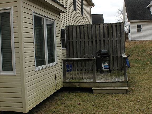 3rd image of 1949 Willow Hill Dr