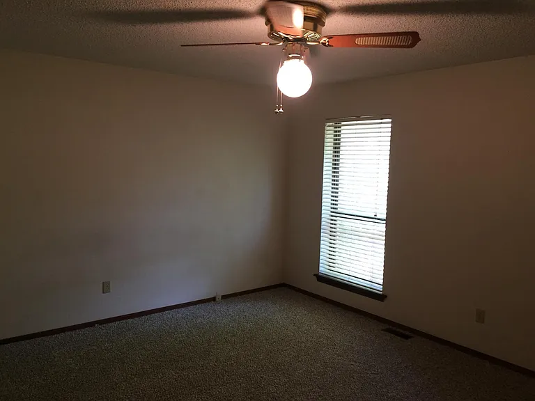 10325 Exter Ave — Photo 13