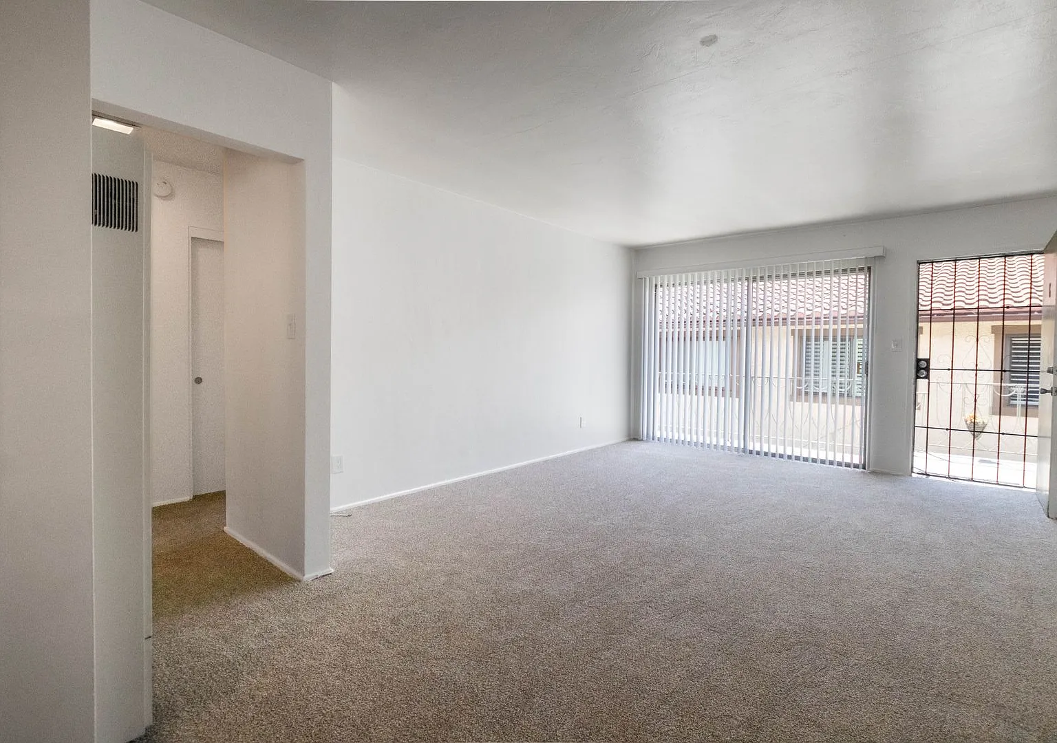543 F Avenue — Photo 3