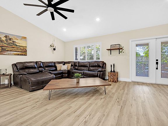 4th image of 7921 NW 51st Street