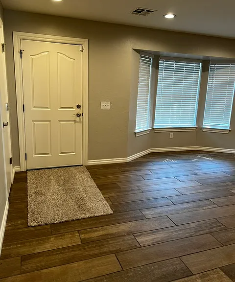 7412 N Ann Arbor Ave — Photo 2