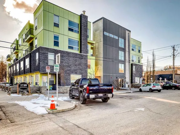 1740 S 9th St NW #304, Calgary, AB T2M 4Z5