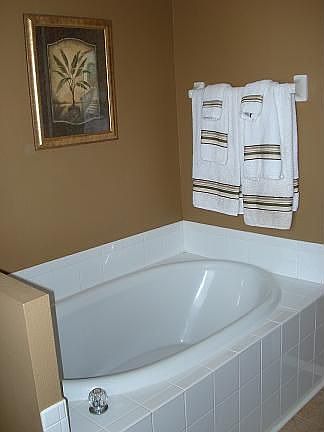 4th image of 6034 Lanshire Dr