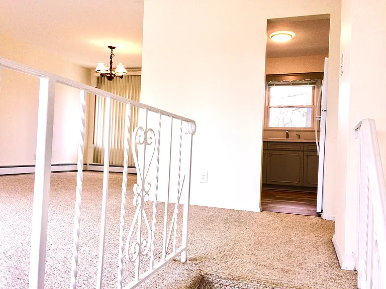 141 Dunbar Ave — Photo 3