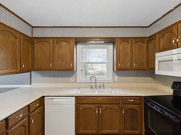 3rd image of 3325 Farrar Hill Rd