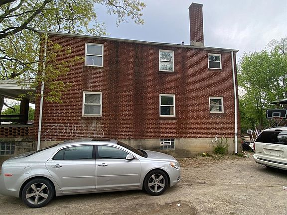 3rd image of 870 Jackson St