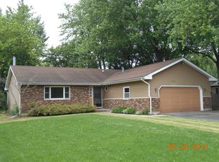 8415 Burton Rd, Wonder Lake, IL 60097