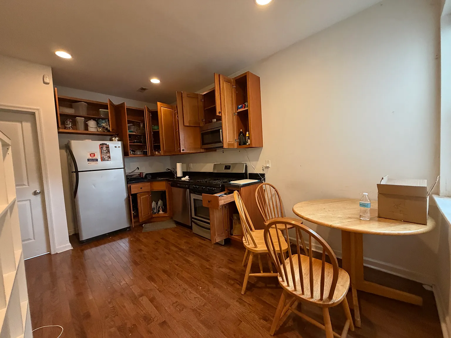 4 bed, 1200 sqft, $500 — Photo 3