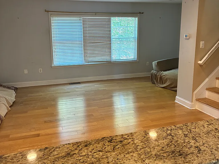 2521 Markham Ln — Photo 8