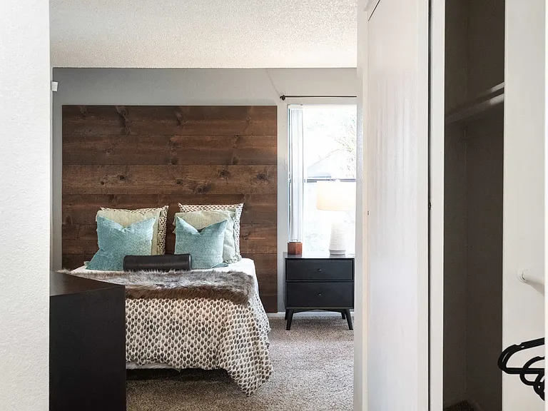Stonybrook Apartments — Photo 11