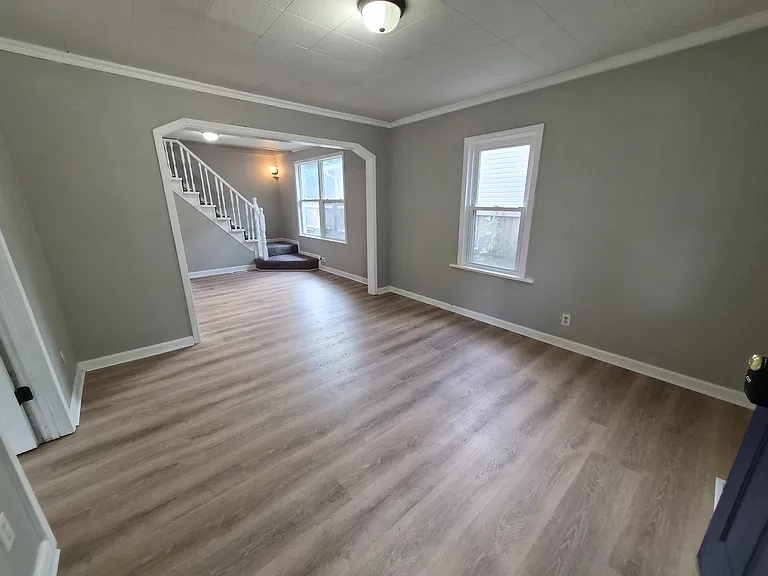 925 N Somerset Ave — Photo 9