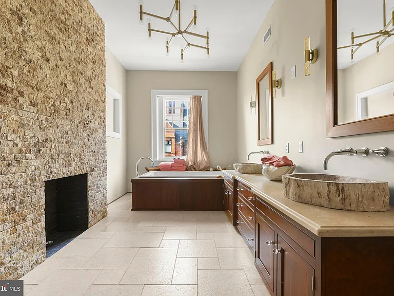 1007 N Calvert St — Photo 24