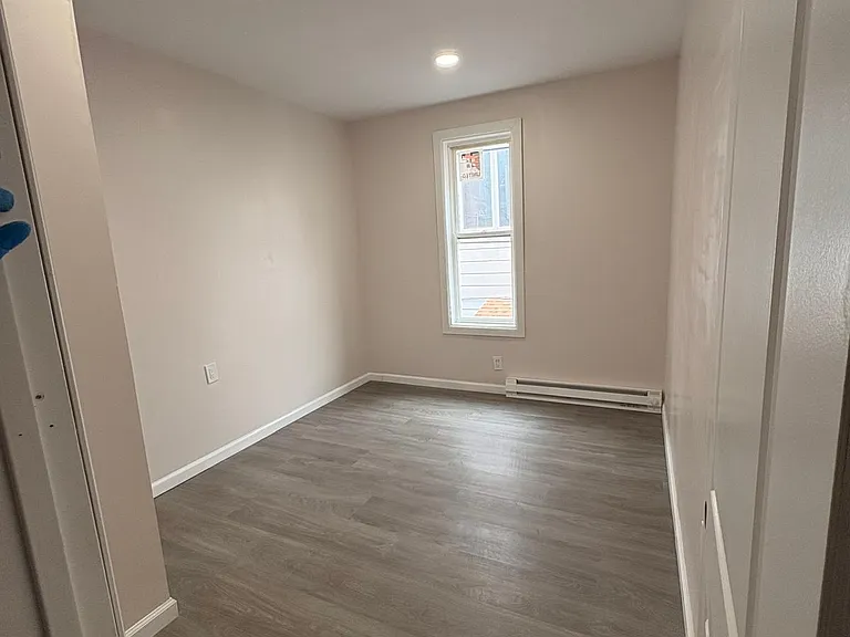 409 W Market St #2 — Photo 4