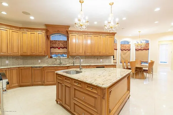 Sold by Robert DeFalco Realty | media 21