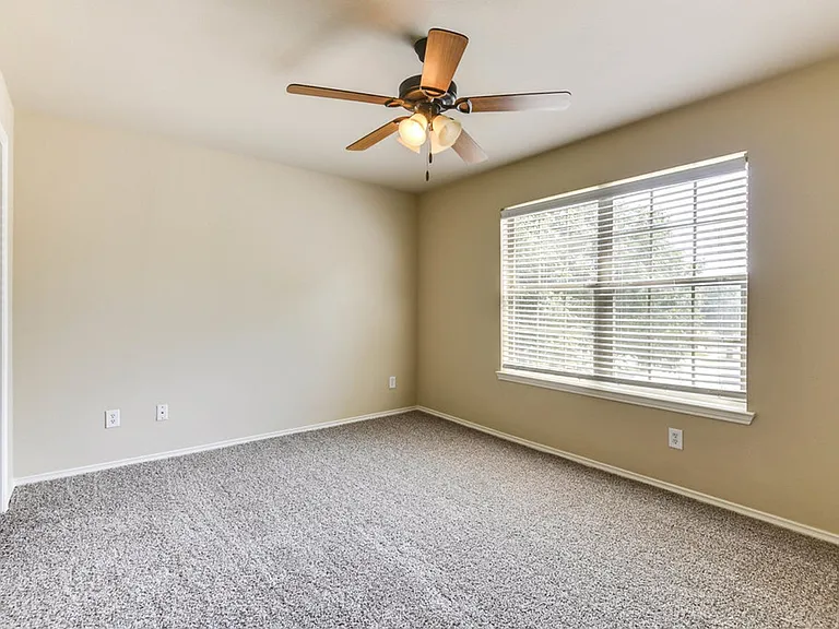 1443 Ravenwood Dr — Photo 11