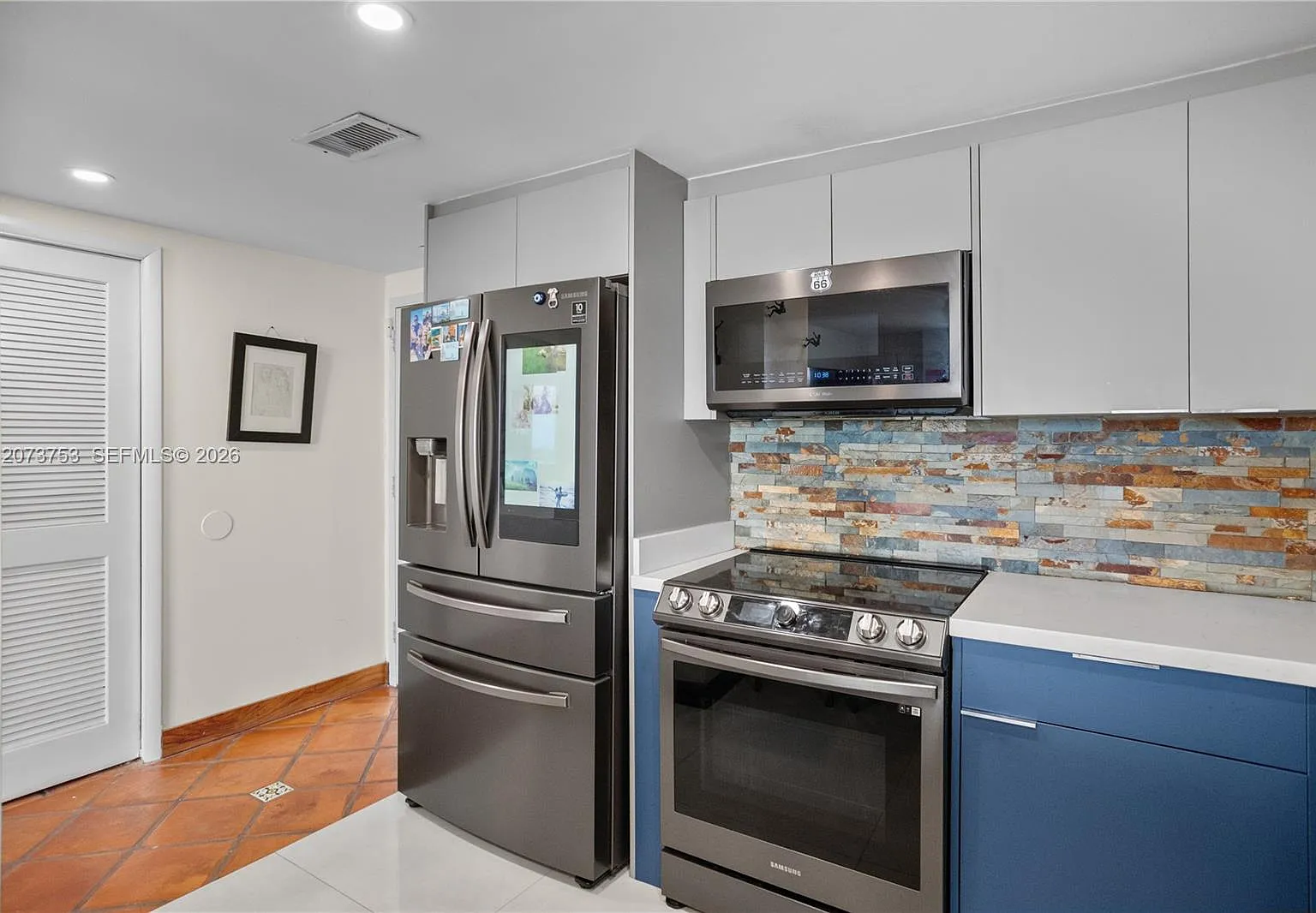 Vecino Del Mar Condo — Photo 1