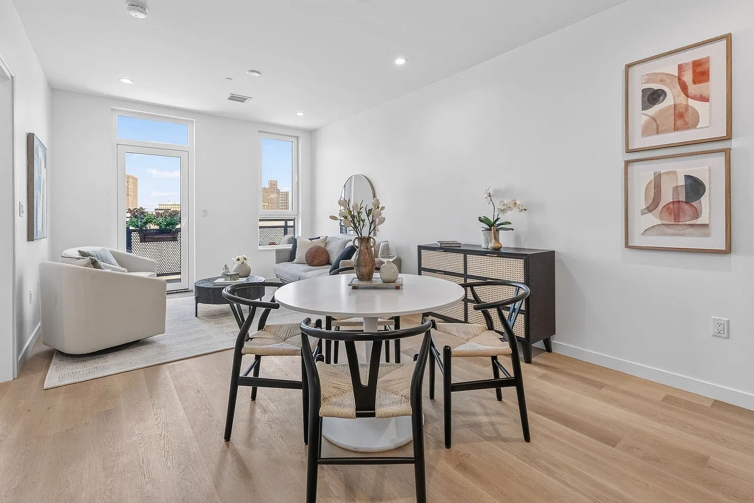 2 bed, 1.5 bath, 870 sqft, $4,200 — Photo 3