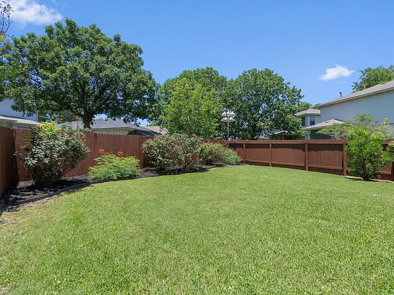 2304 Jesse Owens Dr — Photo 31