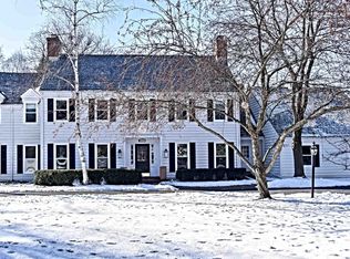 10273 N Range Line Ct, Mequon, WI 53092