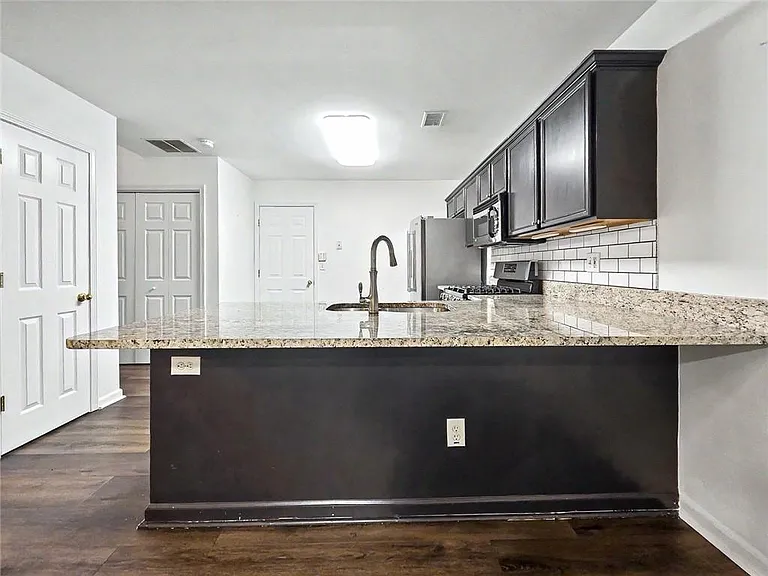 3235 Liberty Commons Dr NW — Photo 13