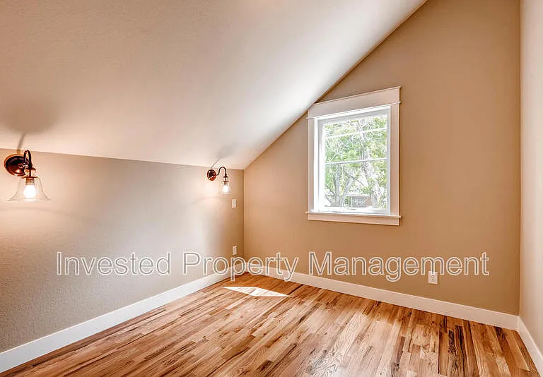 2822 N Josephine St — Photo 7