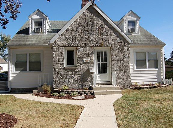 2nd image of 482 King Ave