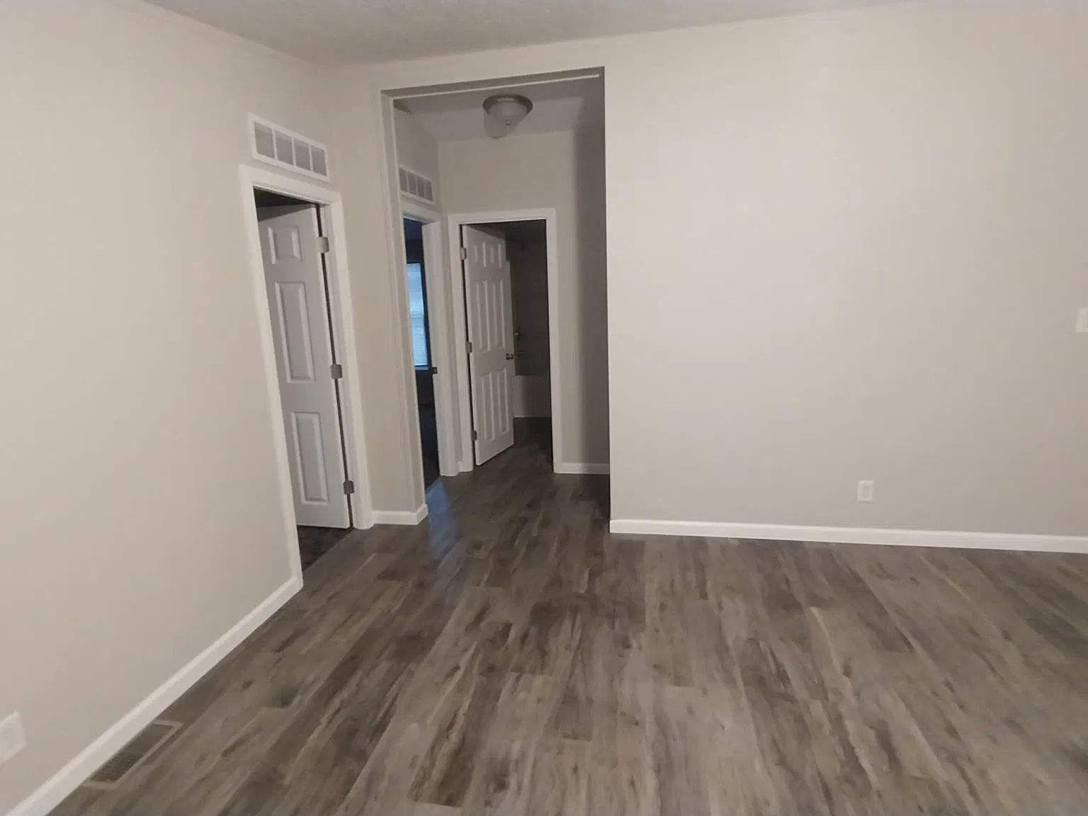 4 bed, 1620 sqft, $2,000 — Photo 4