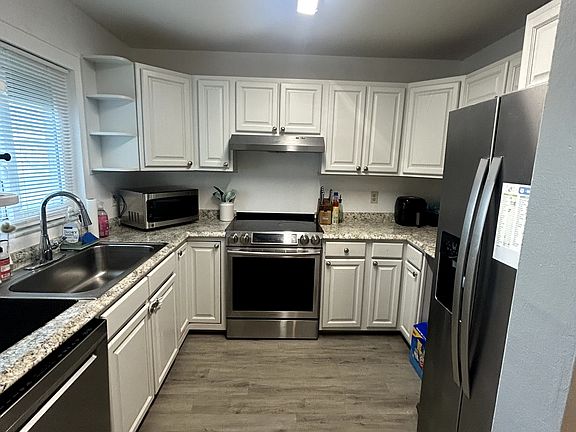 4th image of 201 Saint Lucie Ln APT 601