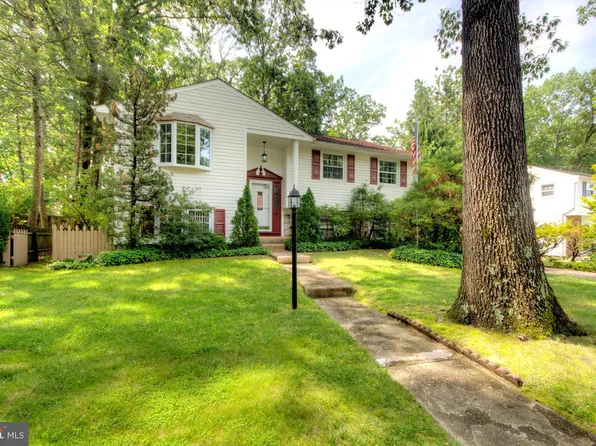 425 Stanford Ave, Turnersville, NJ 08012