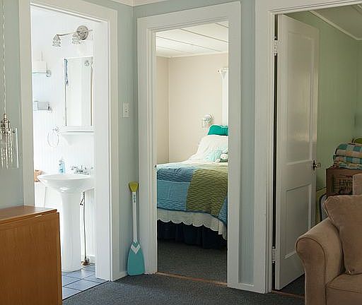 4th image of 15 Seacliff Ave #1